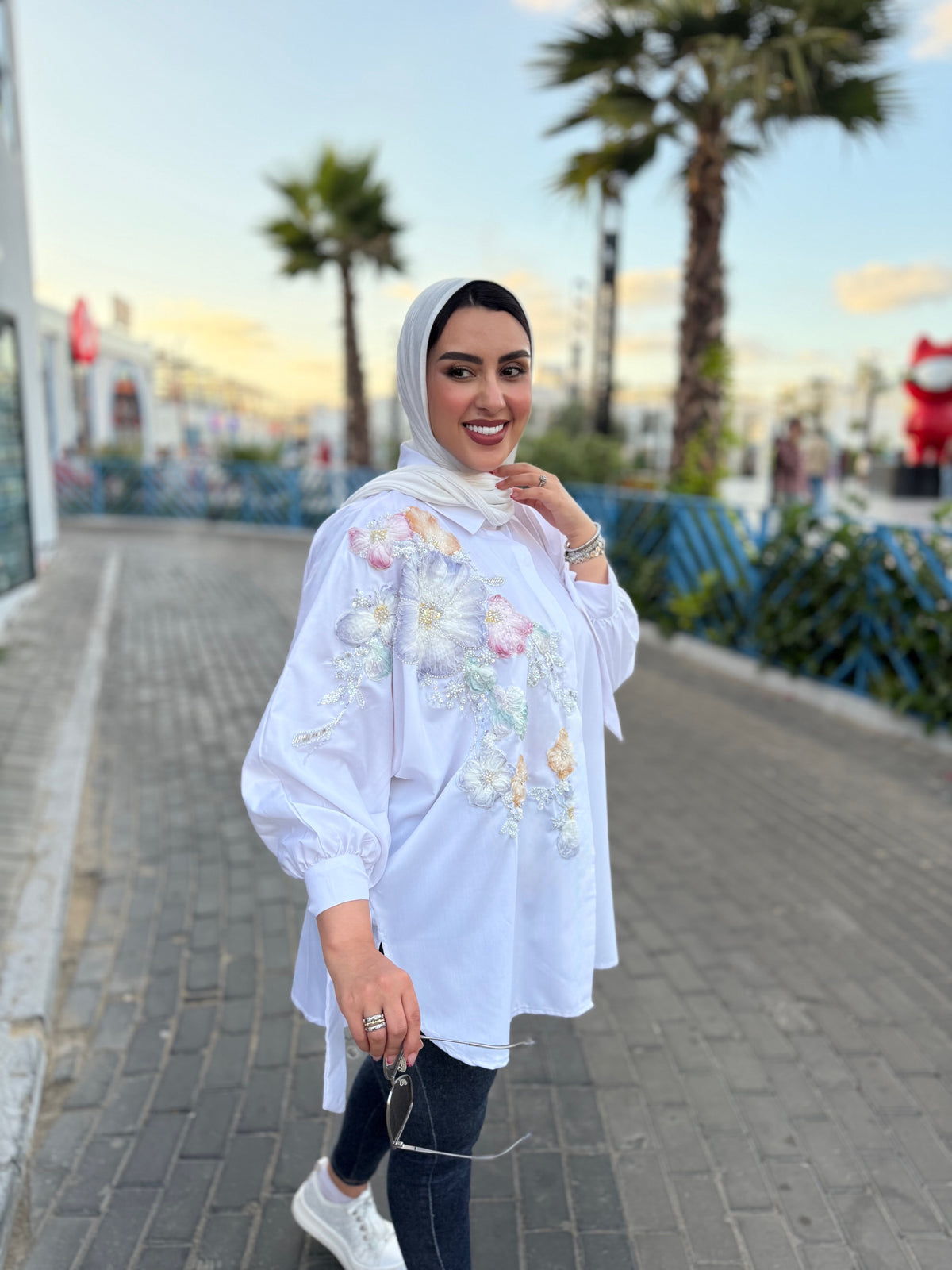 قميص نوم مزين بزهور ثلاثية الأبعاد